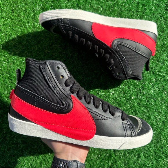 Nike Blazer Mid 77 Jumbo Black / Bright Crimson / Sail - Picture 2 of 8